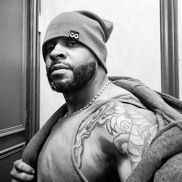 PRICE REDUCED! O'Grada Men's Cotton Beanie - Picture 5 of 5